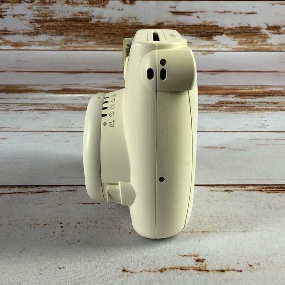 Fujifilm Instax Mini 8 Instant Film Camera White Built-in Flash - Picture 4 of 5